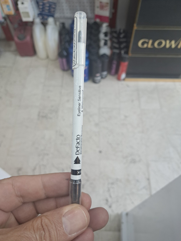 مداد چشم مشکی دیفکتو مدل پد دار